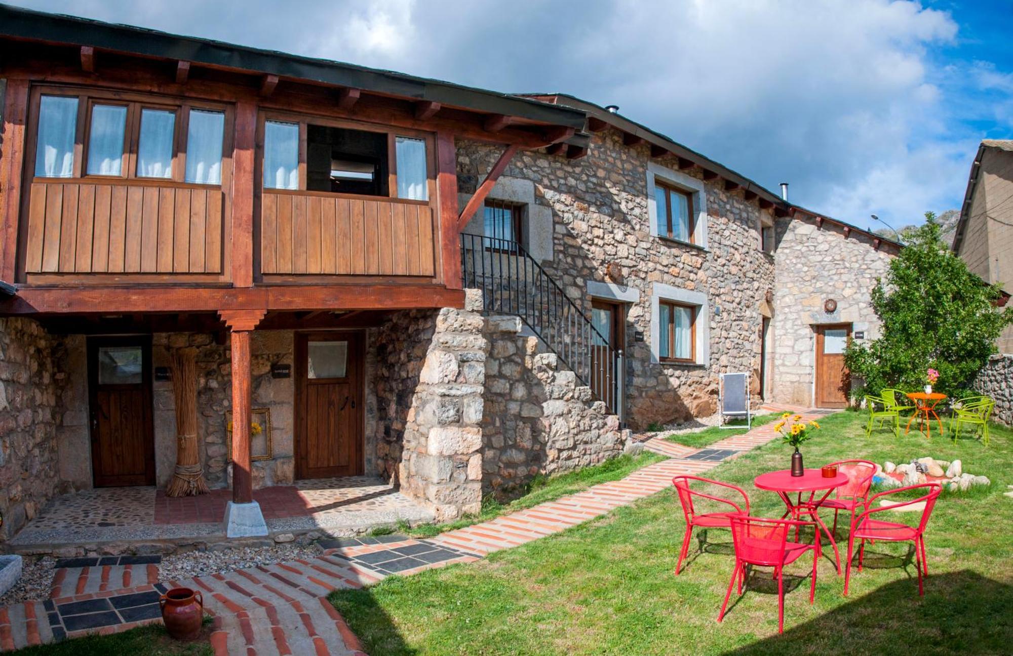 Casas Rurales Entre Babia Y La Luna Villafeliz Exterior photo