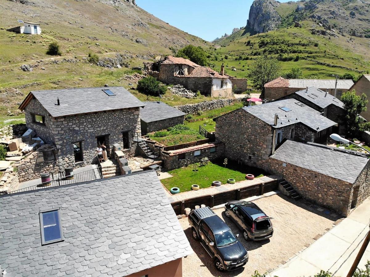 Casas Rurales Entre Babia Y La Luna Villafeliz Exterior photo